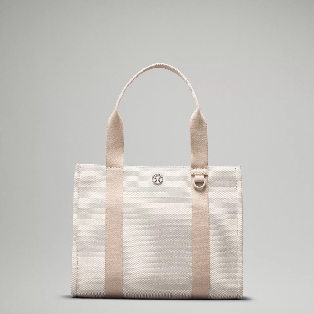 Lululemon two-toned tote
